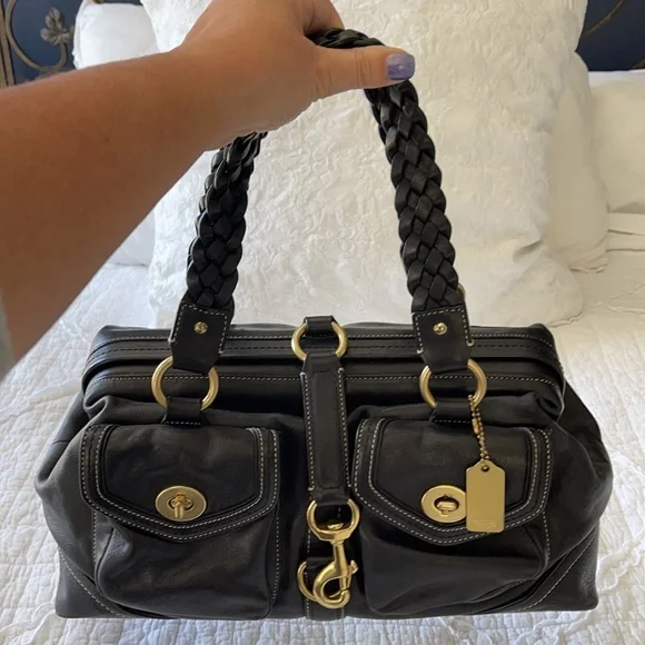 Vintage COACH Daphne doctor satchel with gold hardware.
